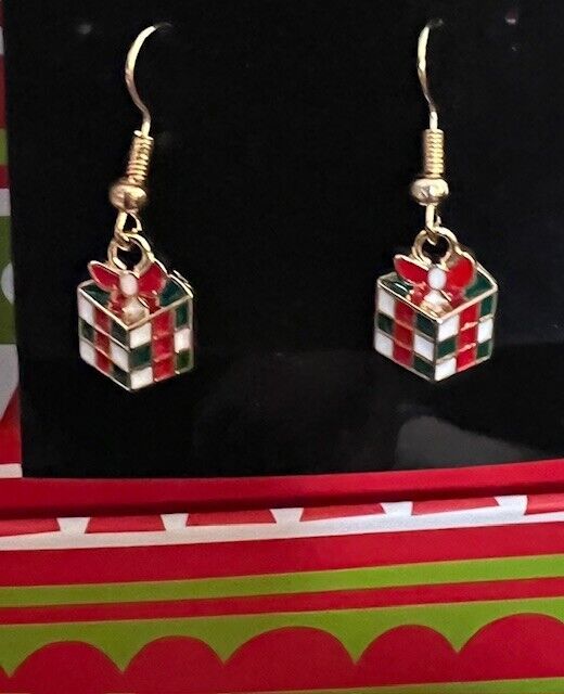 Christmas Earrings Goldtone Dangle Presents