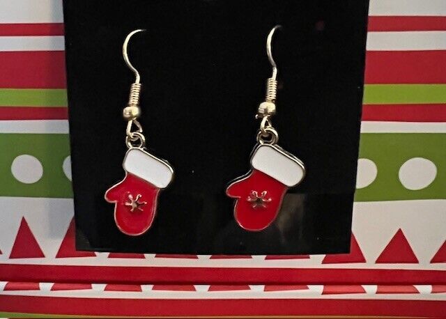 Christmas Earrings Goldtone Dangle Mittens