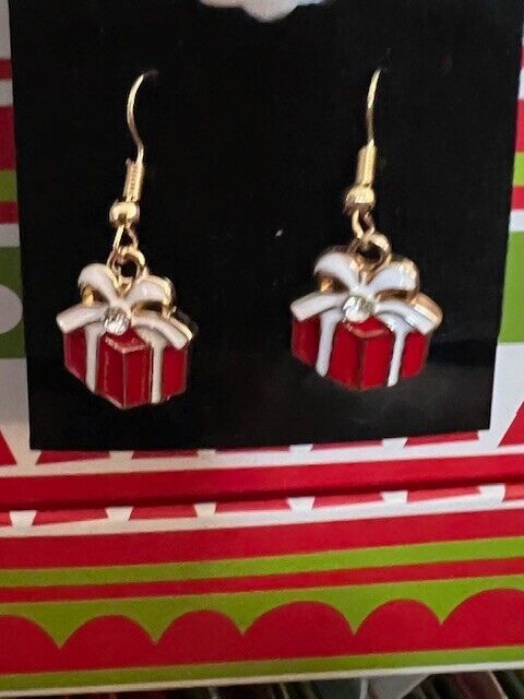 Christmas Earrings Goldtone Dangle Presents