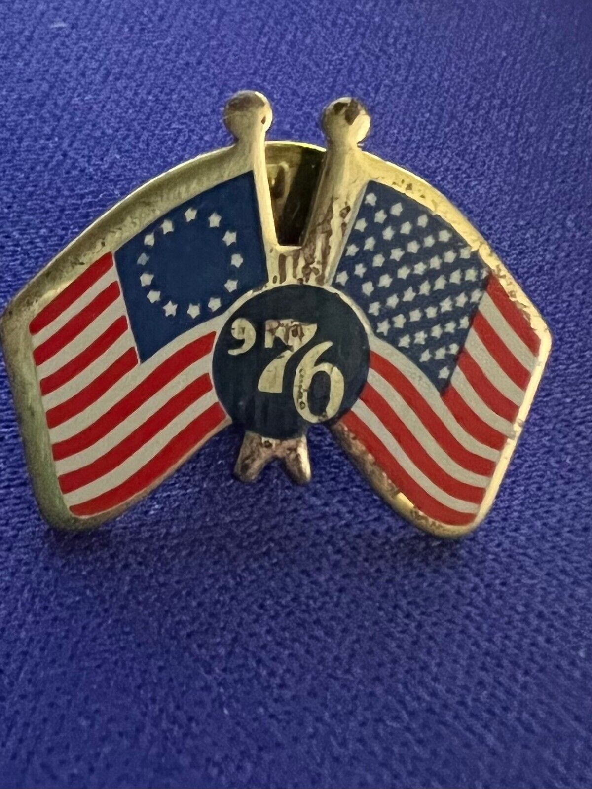 Vintage US Flag Lapel/Tac Pin 1776-1976 - Show your Pride!
