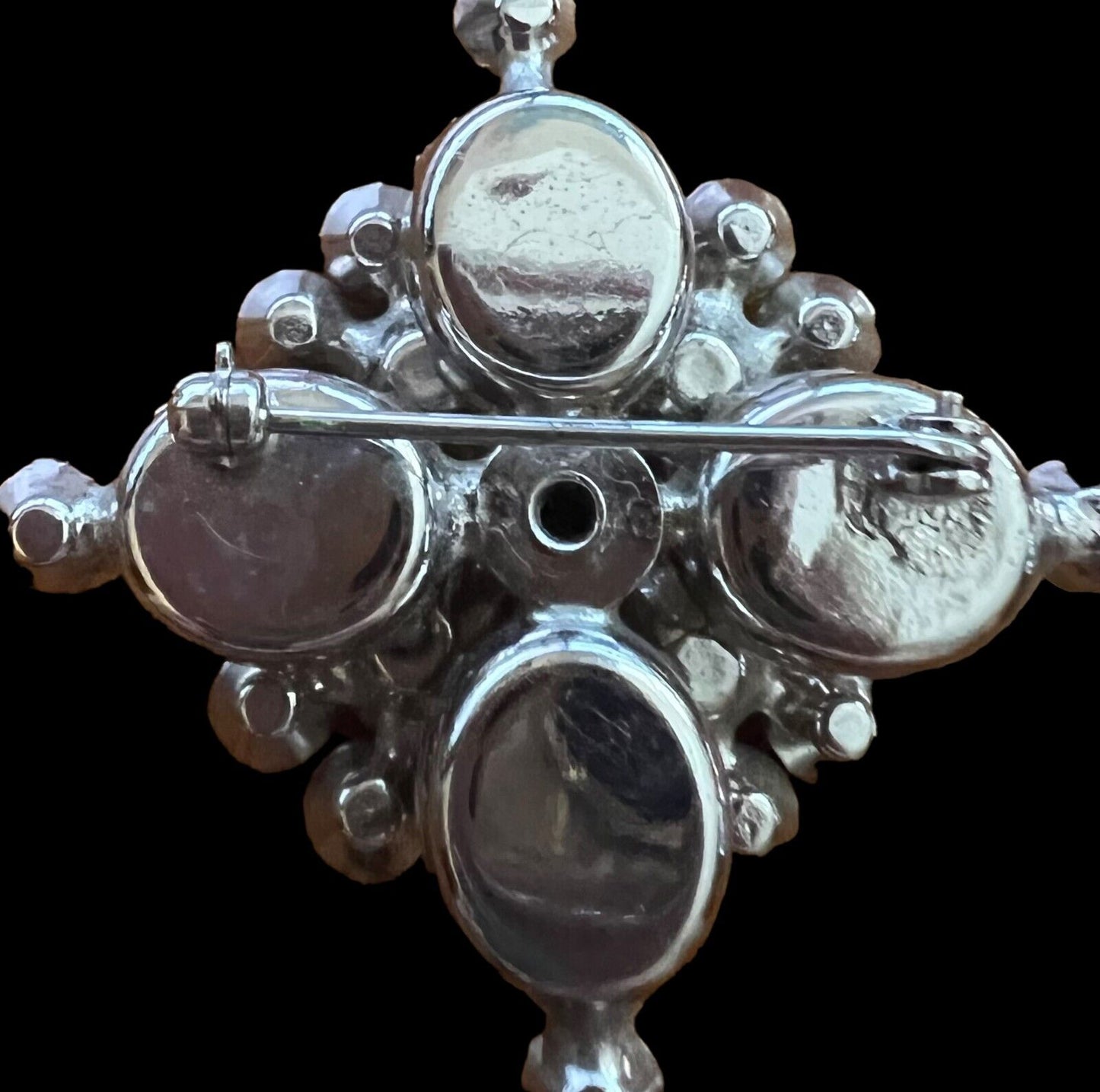 Vintage Exquisite Rhinestone Brooch/Pin 1"