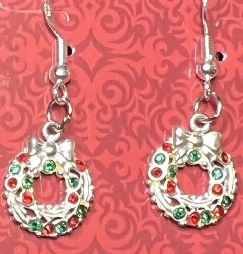 Christmas Wreath Earrings Silvertone .5" Drop