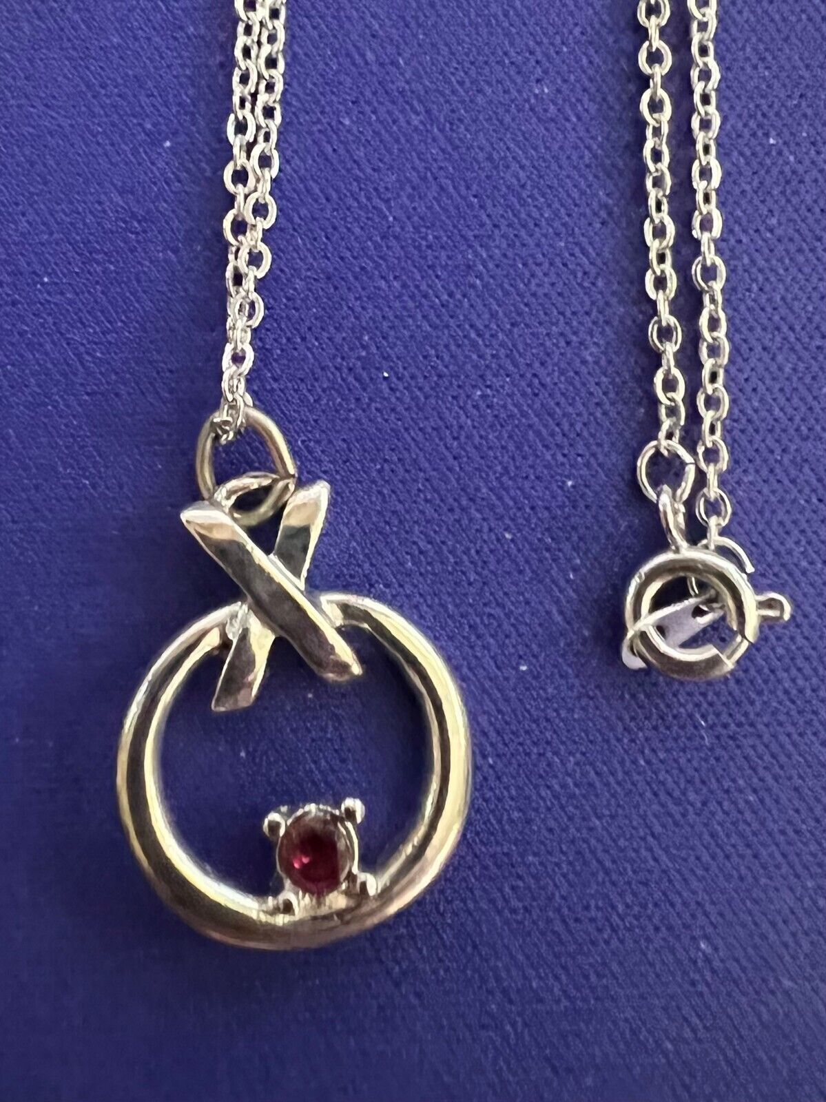 Fashion Jewelry Necklace w/Red Center Stone Pendant