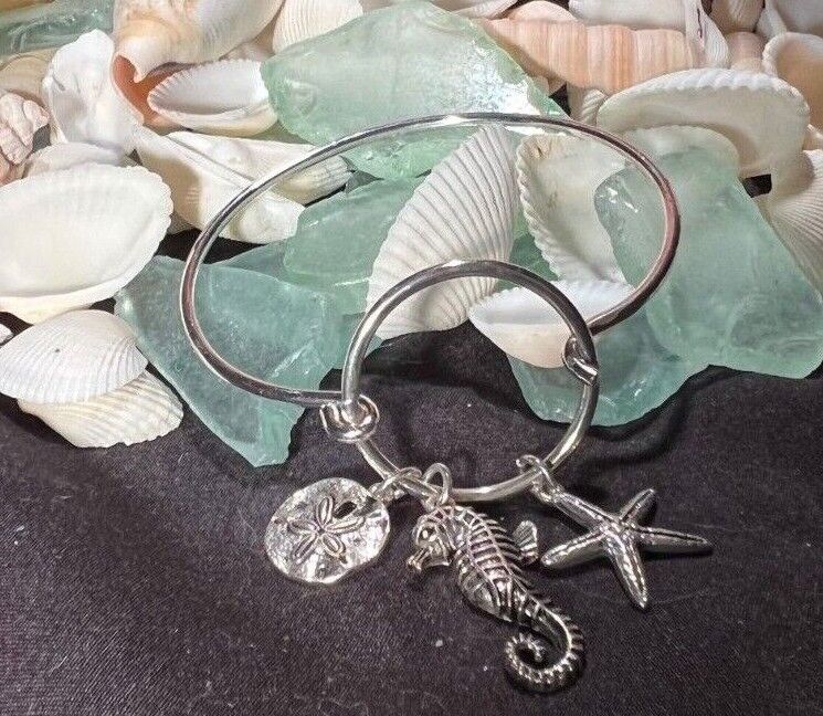 Fashion Jewelry Seahorse Bracelet-Silvertone Adorable