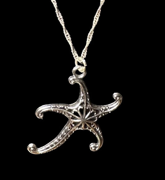 Vintage Starfish Pendent Necklace Silvertone 18"