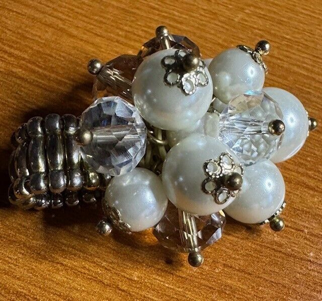 Vintage Crazy Fun Stretchable Faux Pearl Ring!