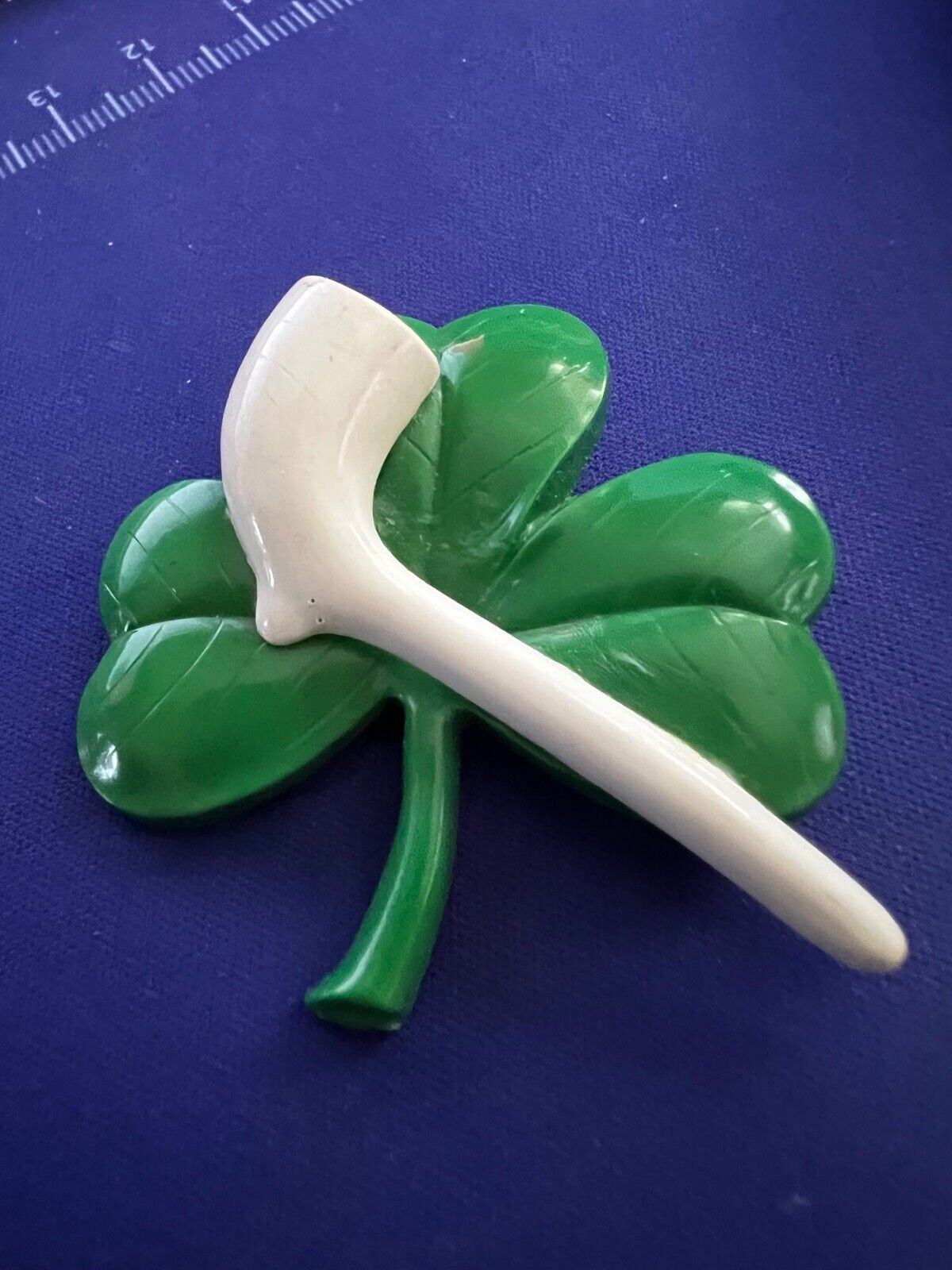 Vintage 4 Leaf Clover Pin Plastic