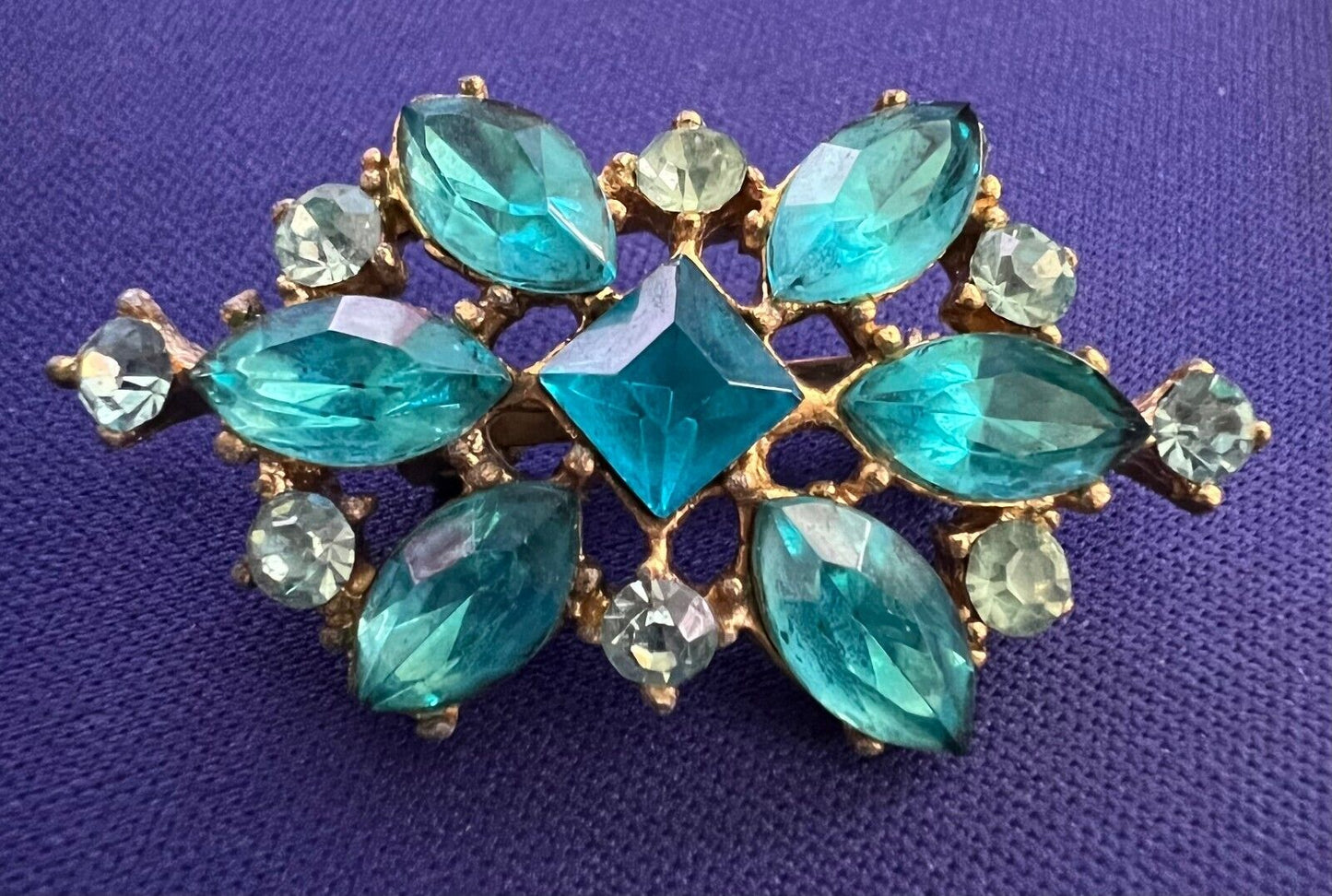 Vintage Goldtone Turquoise Pin