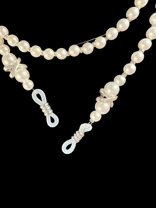 Eyeglass Holder Faux Pearls & Silvertone Beads