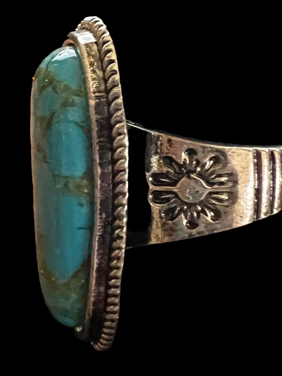 Fashion Jewelry Turquoise Western Style Silvertone Ring Size 8